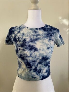 Blue Tie-Dye Short Sleeve Crop Top